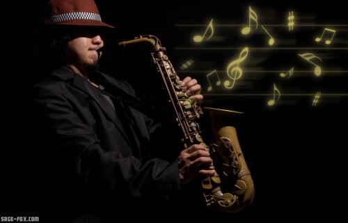 saxophoneplayer_421519093.jpg